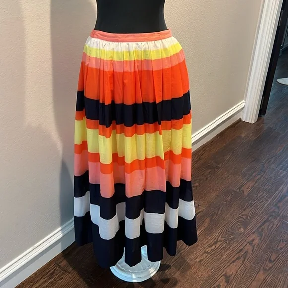 Anthropologie Skirt - size medium - NWT!  Originally $178 - Picture 5 of 9